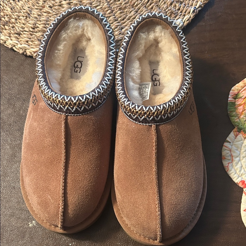 UGG Tasman